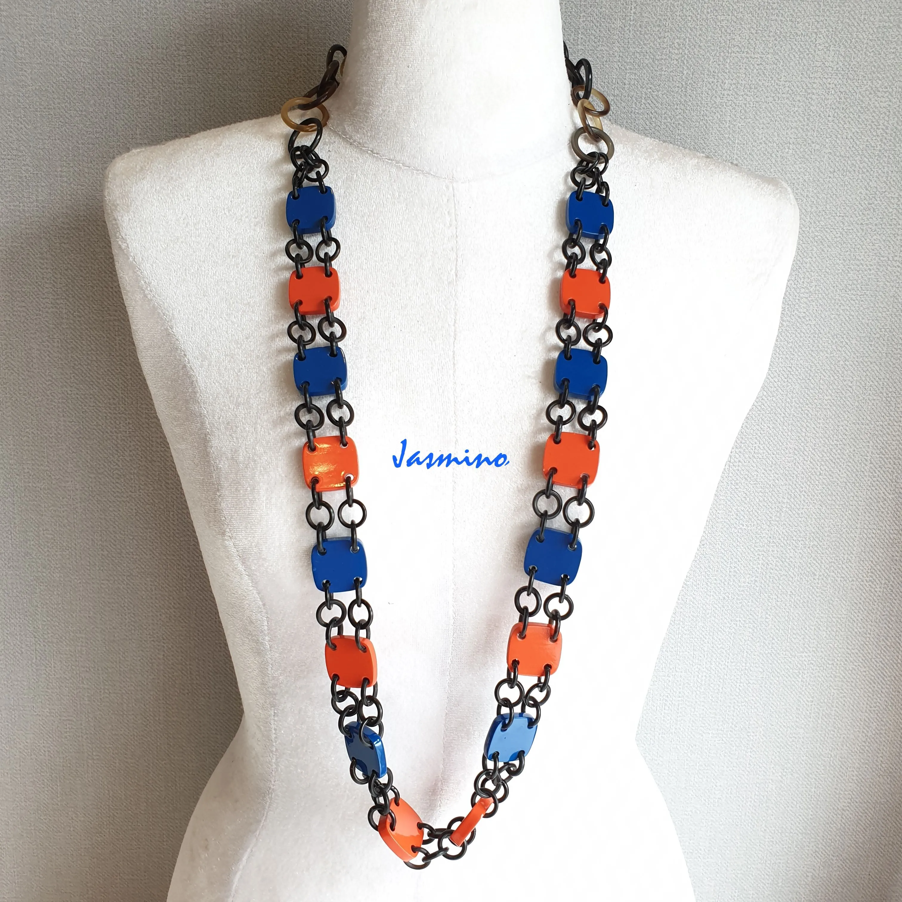 Colorful and Trendy Necklace J18095, Made by Natural Buffalo Horn and Lacquer