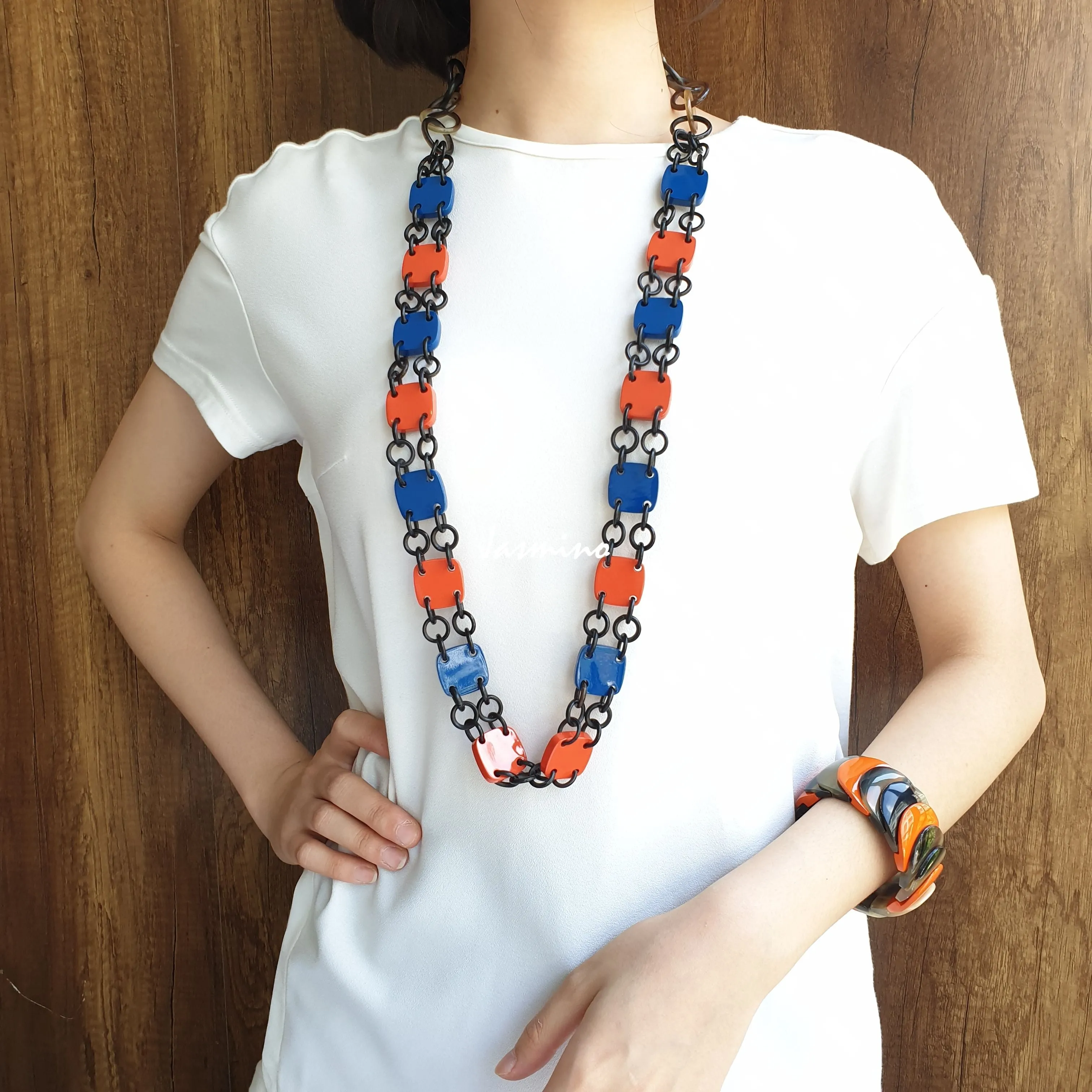 Colorful and Trendy Necklace J18095, Made by Natural Buffalo Horn and Lacquer