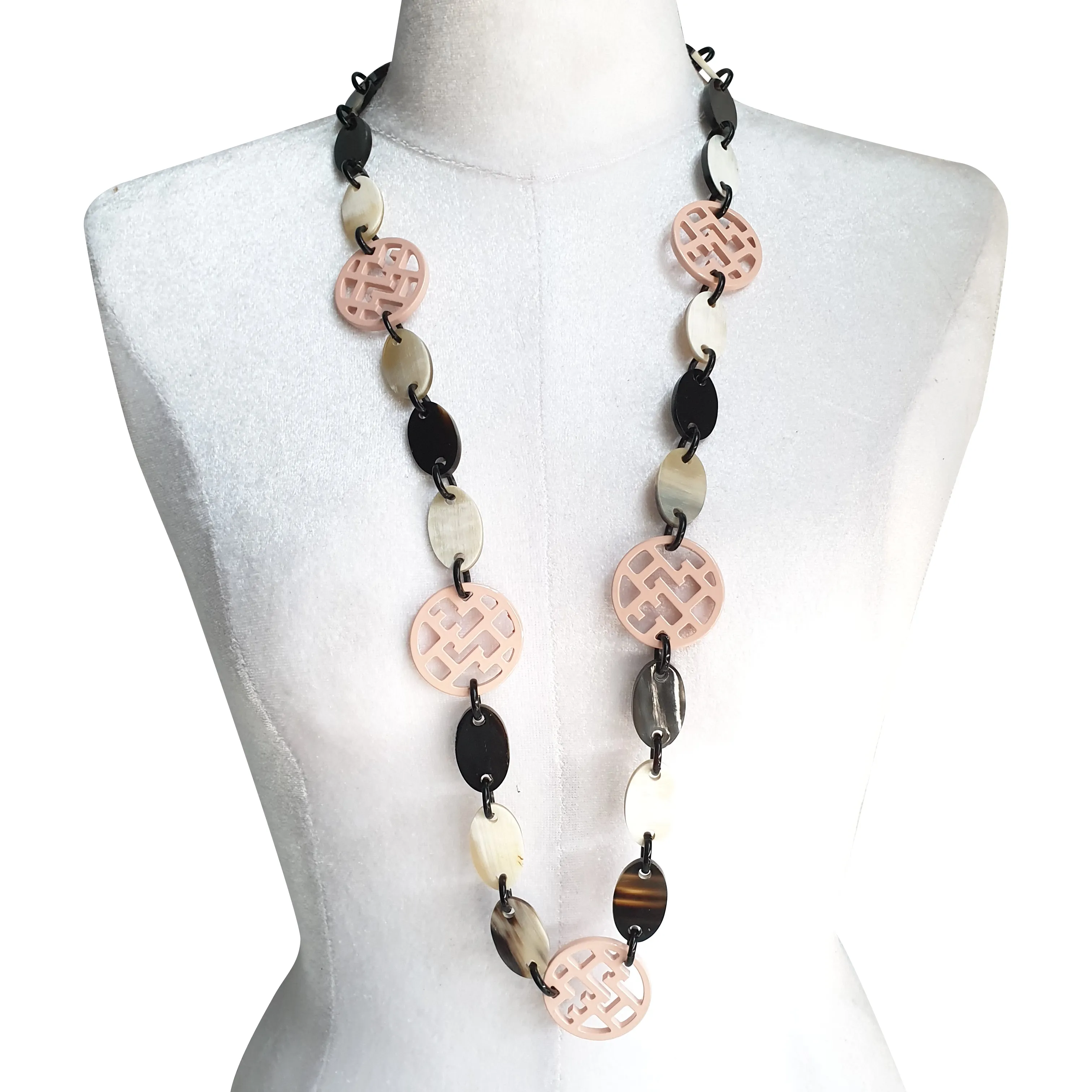 Natural Trendy Jewelry J17723, Made by Natural Buffalo Horn and Lacquer