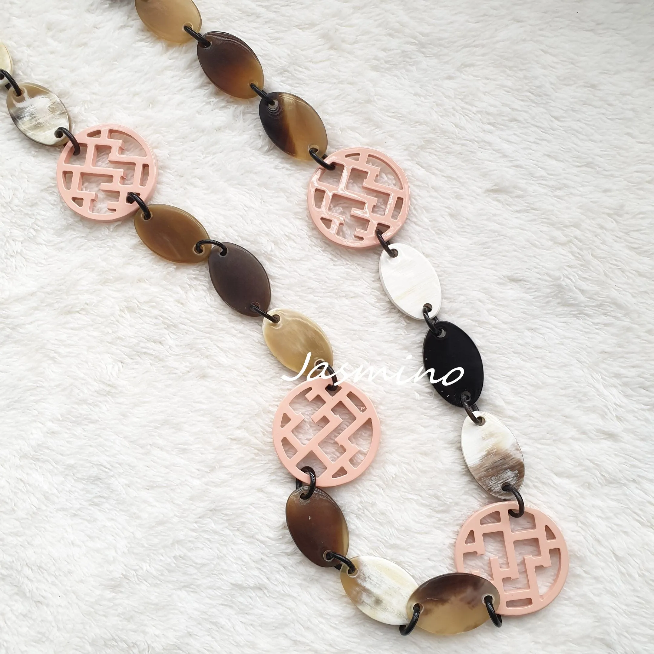 Natural Trendy Jewelry J17723, Made by Natural Buffalo Horn and Lacquer