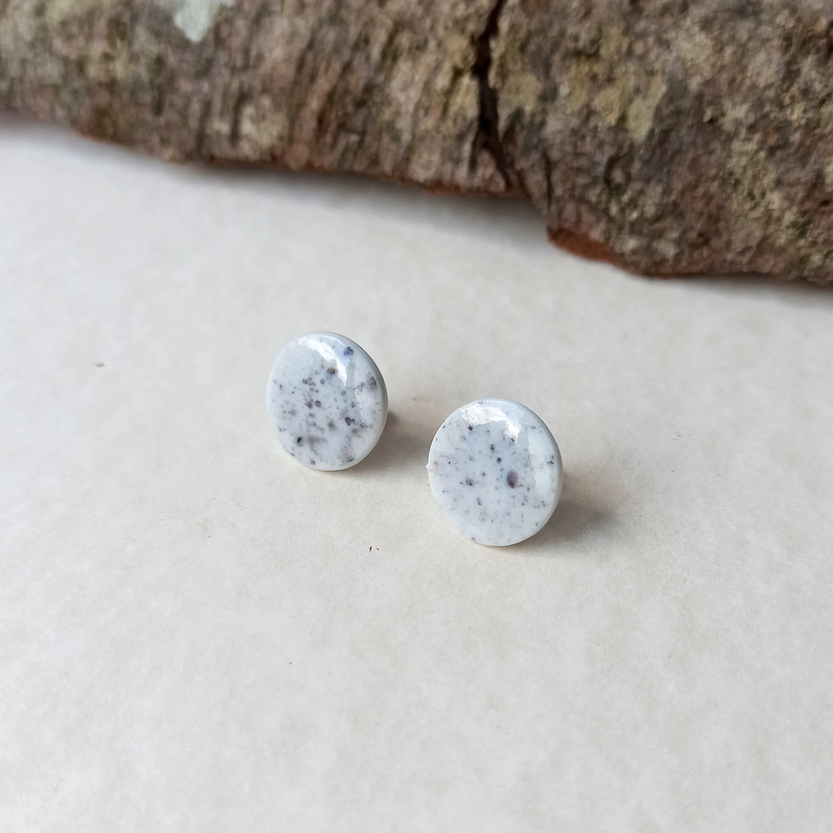 Splashed porcelain stud earrings