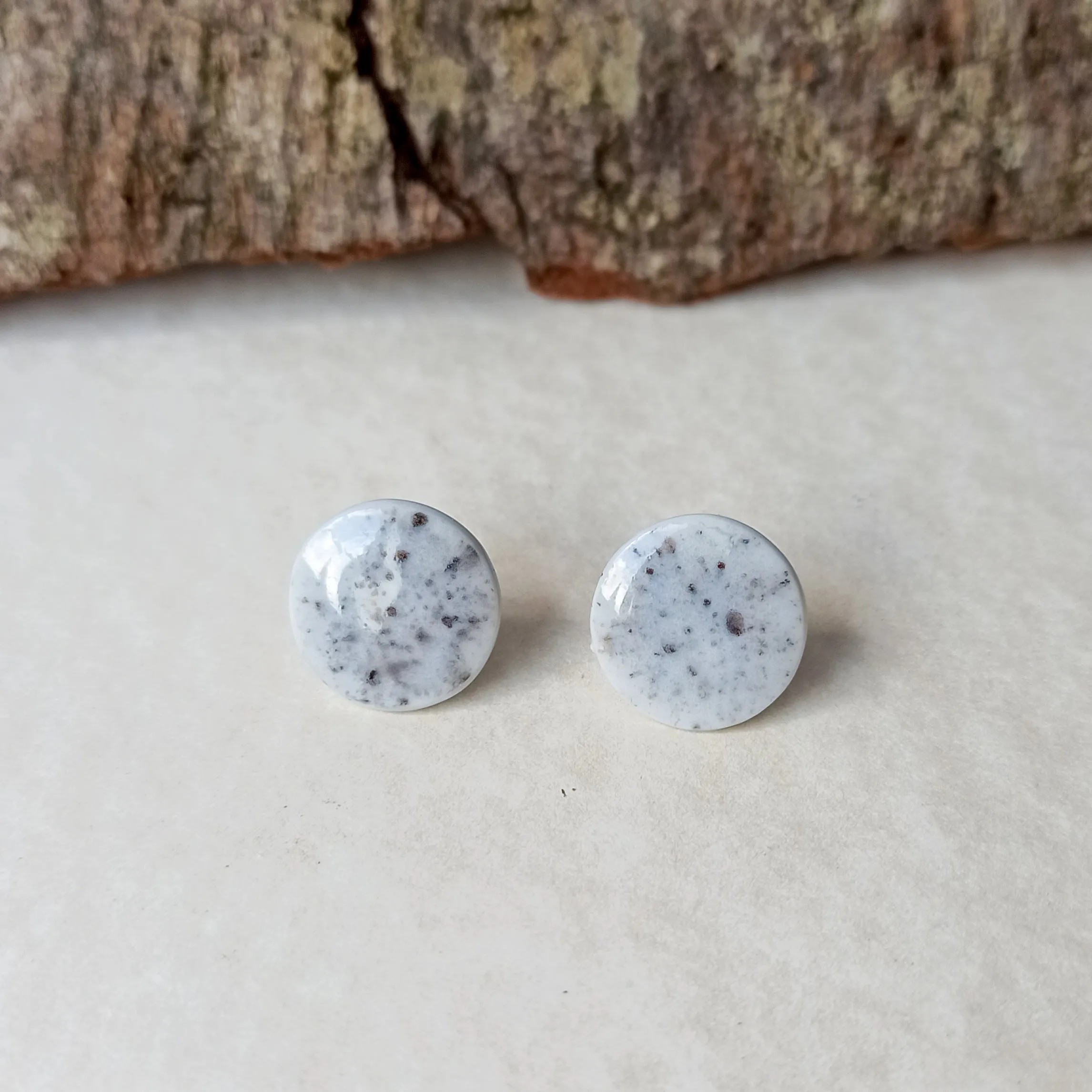 Splashed porcelain stud earrings
