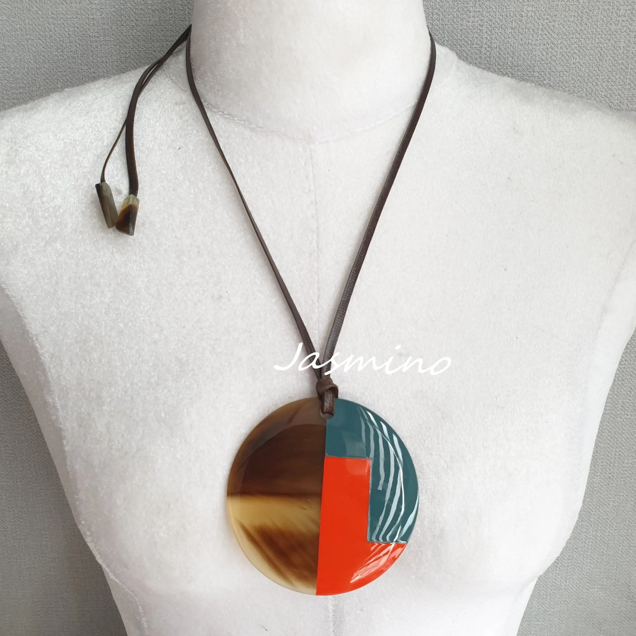 Trendy Colorful Pendant J17891, Made by Buffalo Horn and Lacquer